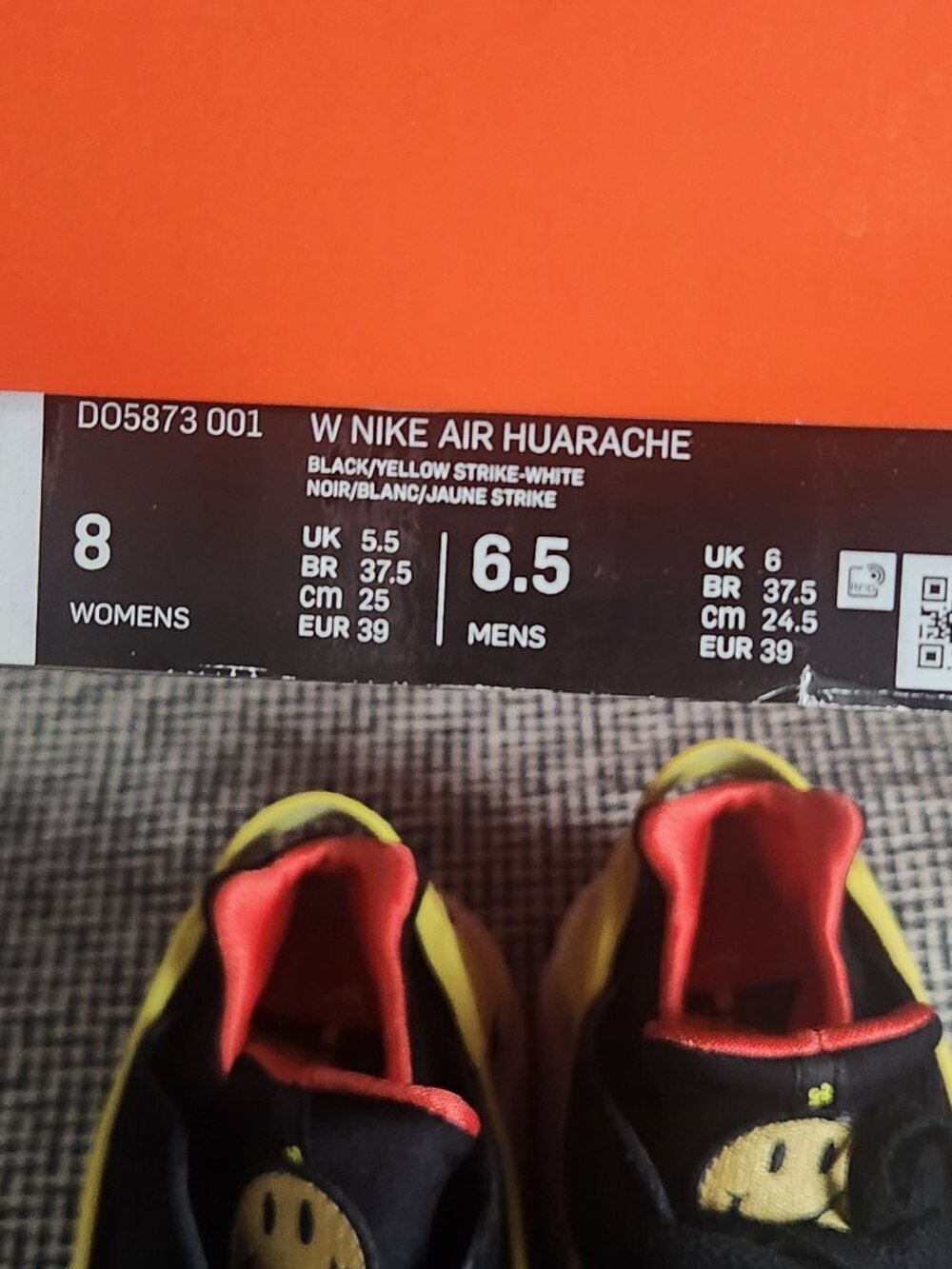 Nike Air Huarache Smiley Face Sneakers Women’s US 8 - Picture 7 of 10